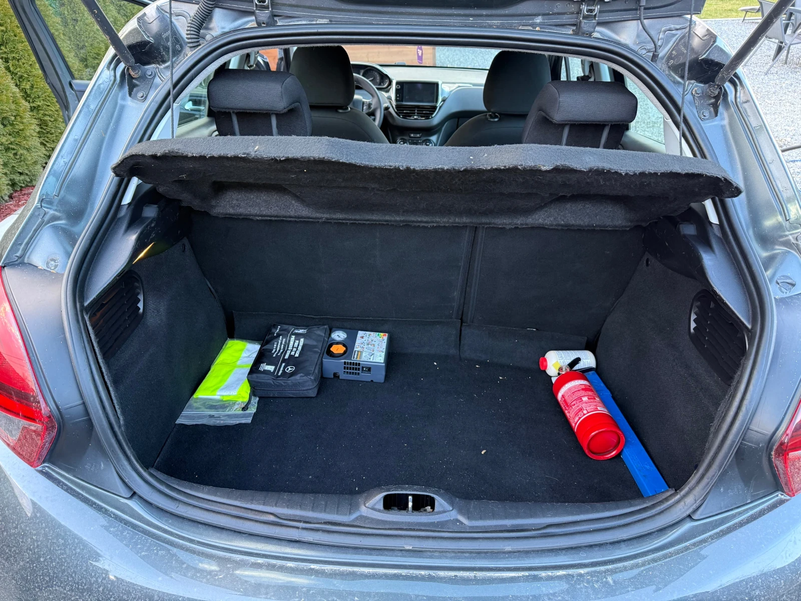 Peugeot 208, снимка 7 - Автомобили и джипове - 53747753