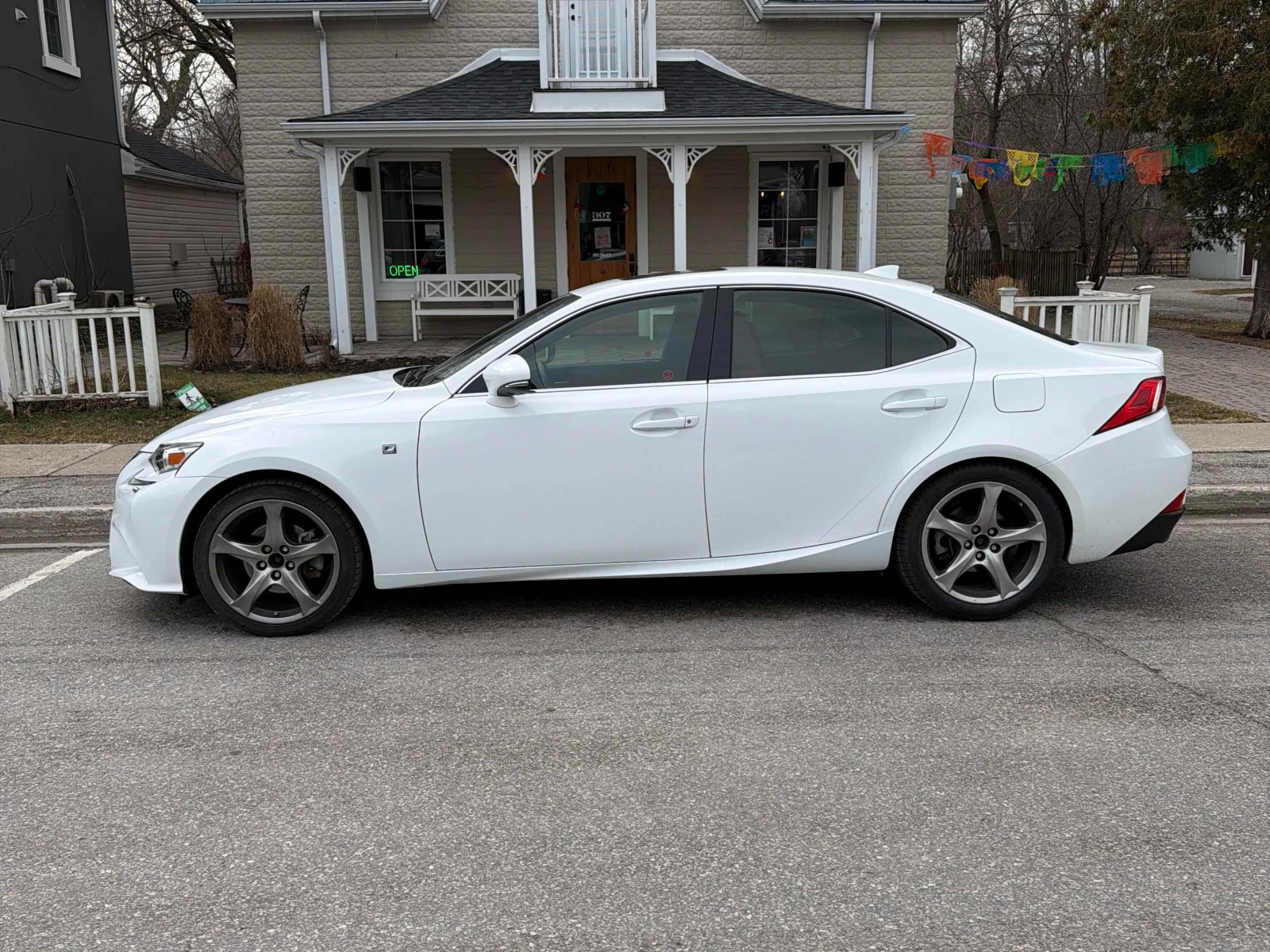 Lexus IS 250 F SPORT * ПОДГРЕВ * ОБДУХ * СЕРВИЗНА ИСТОРИЯ * , снимка 3 - Автомобили и джипове - 54099067