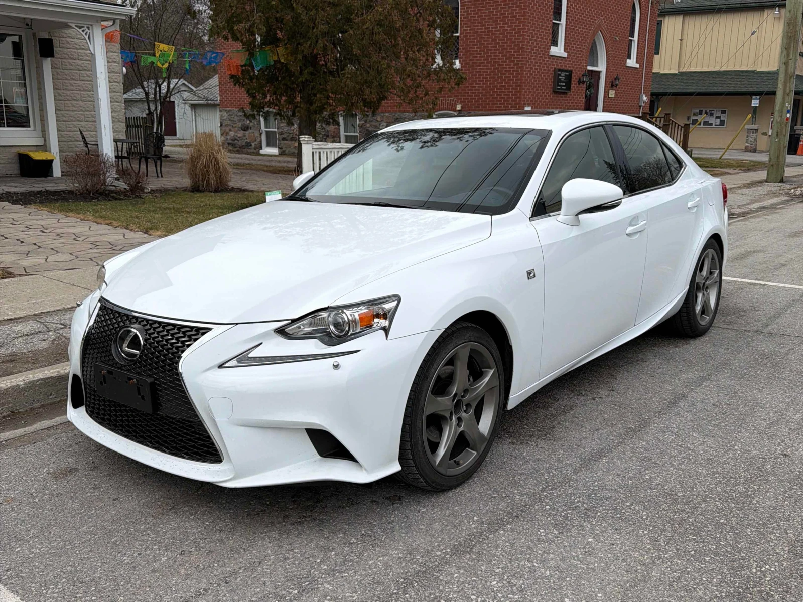Lexus IS 250 F SPORT * ПОДГРЕВ * ОБДУХ * СЕРВИЗНА ИСТОРИЯ * 