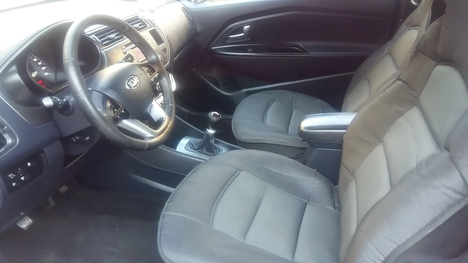 Kia Rio 1.25i16v-Sport Edition!, снимка 9 - Автомобили и джипове - 54430149
