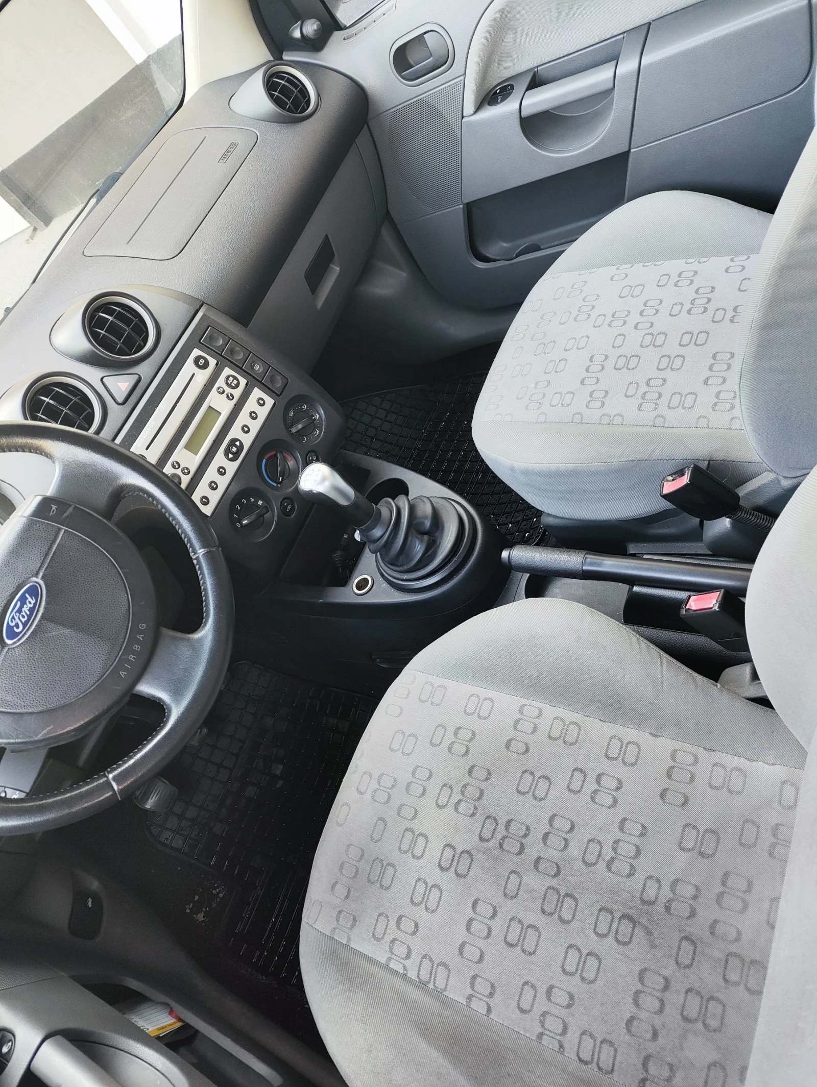 Ford Fiesta 1.4 tdci, снимка 7 - Автомобили и джипове - 54513657