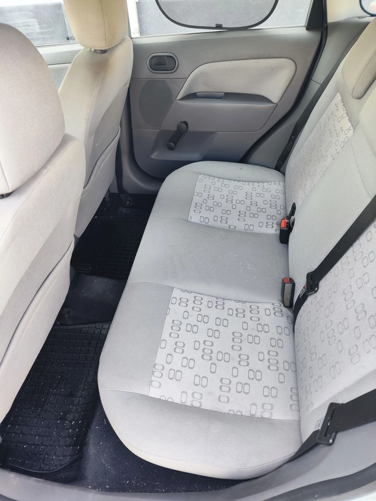 Ford Fiesta 1.4 tdci, снимка 8 - Автомобили и джипове - 54513657