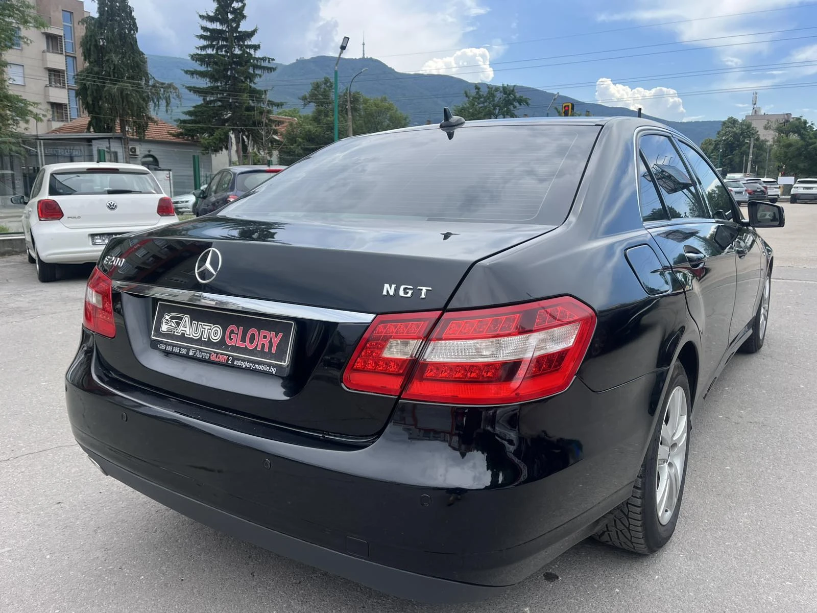 Mercedes-Benz E 200 benz/metan, снимка 4 - Автомобили и джипове - 54617875