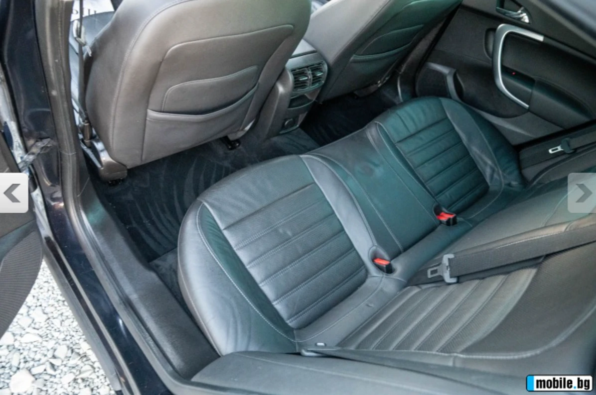 Opel Insignia Sports Tourer, снимка 9 - Автомобили и джипове - 54719312