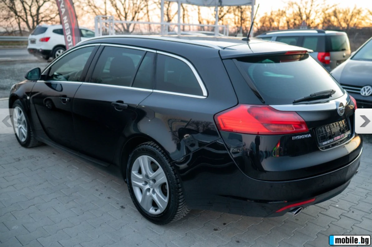 Opel Insignia Sports Tourer, снимка 4 - Автомобили и джипове - 54719312