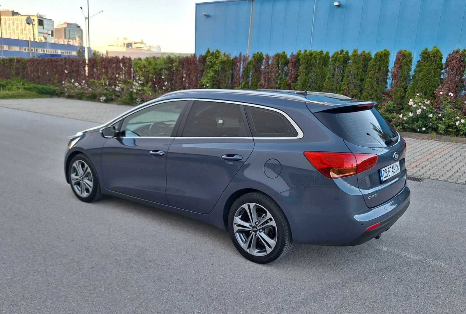 Kia Ceed 1.6 Нави-Камера-Парктроник, снимка 4 - Автомобили и джипове - 54906893