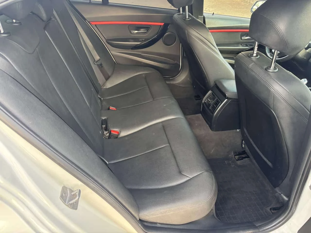 BMW 330 * xDrive, Leather Interior, Safety Inspection * CA, снимка 12 - Автомобили и джипове - 54966427
