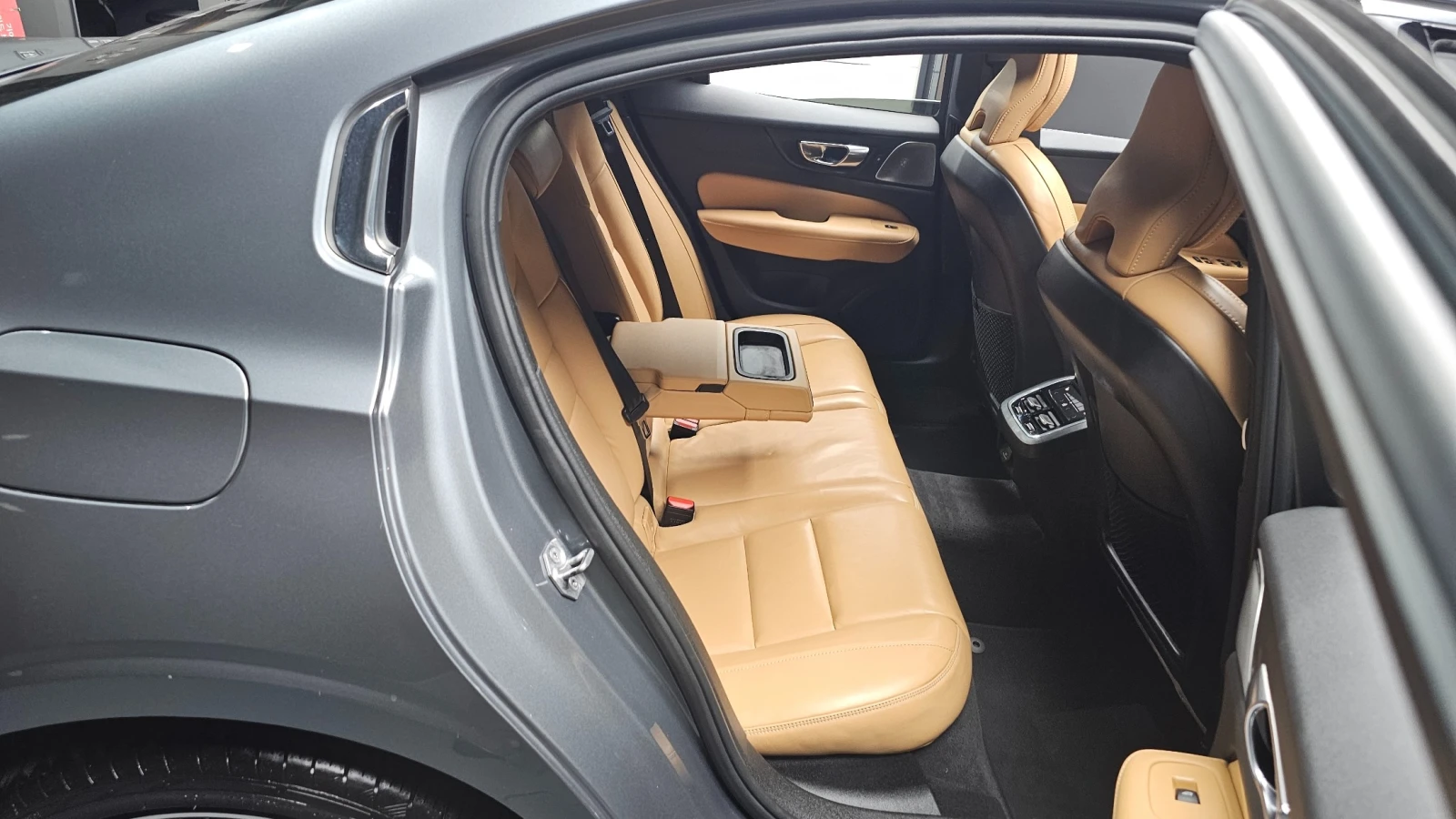 Volvo S60 2.0 B5 Inscription, снимка 10 - Автомобили и джипове - 55788759