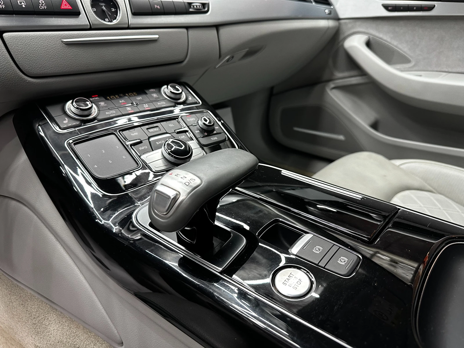 Audi A8 3.0d 263 к.с./ГАРАНЦИЯ, снимка 12 - Автомобили и джипове - 55830113