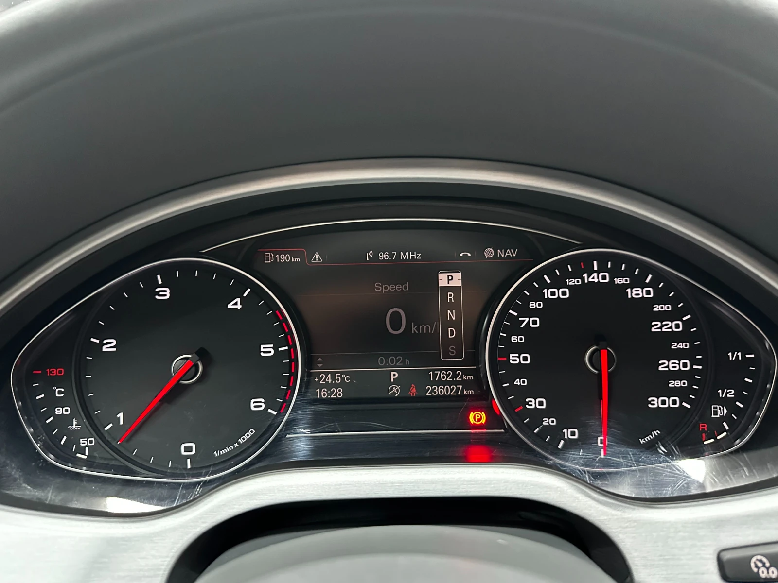 Audi A8 3.0d 263 к.с./ГАРАНЦИЯ, снимка 17 - Автомобили и джипове - 55830113
