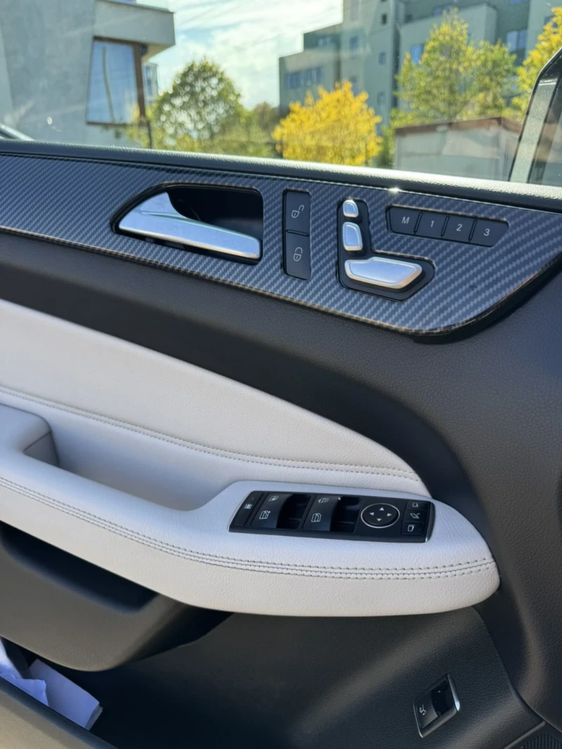 Mercedes-Benz GLE 350 CarPlay, Camera, AMG MENU, Keyless, РЕГИСТРИРАН , снимка 12 - Автомобили и джипове - 52517723