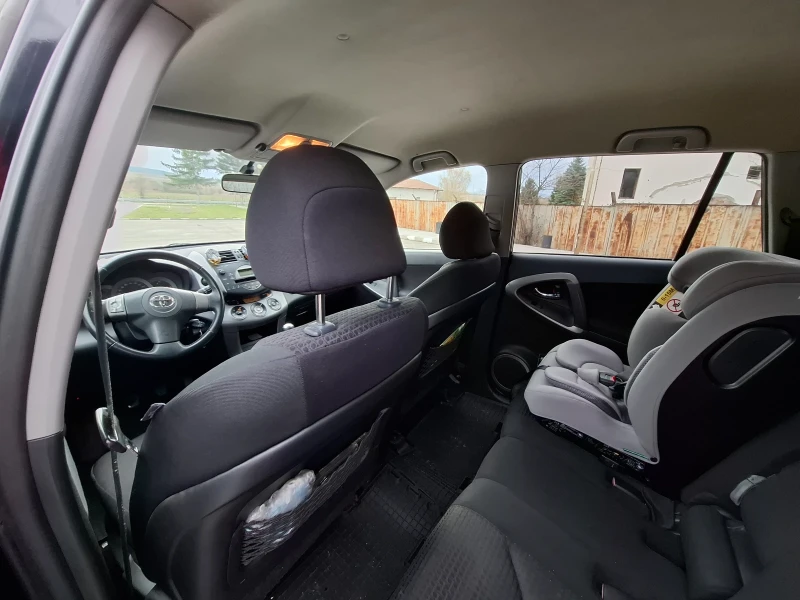Toyota Rav4 2.2 d4d 136 к.с., снимка 13 - Автомобили и джипове - 52457979