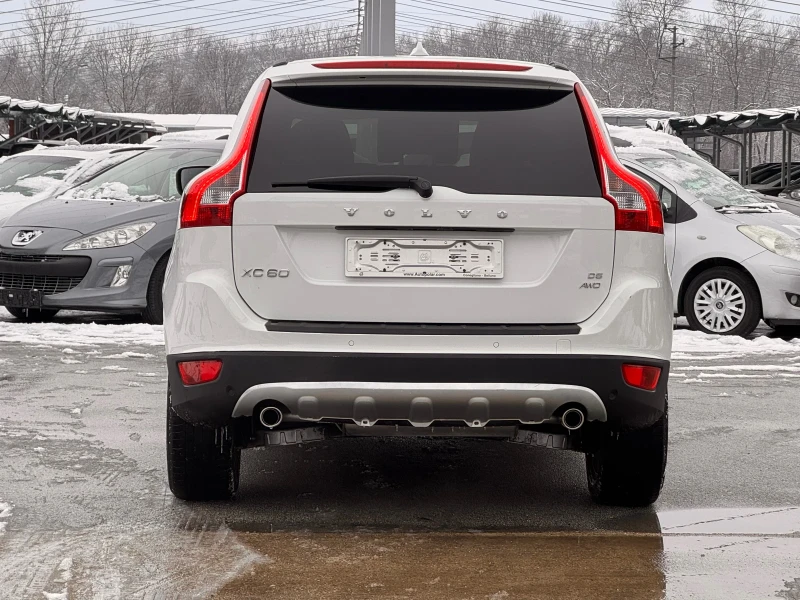 Volvo XC60 2.0D5 4x4 ИТАЛИЯ 200к.с., снимка 9 - Автомобили и джипове - 53346538