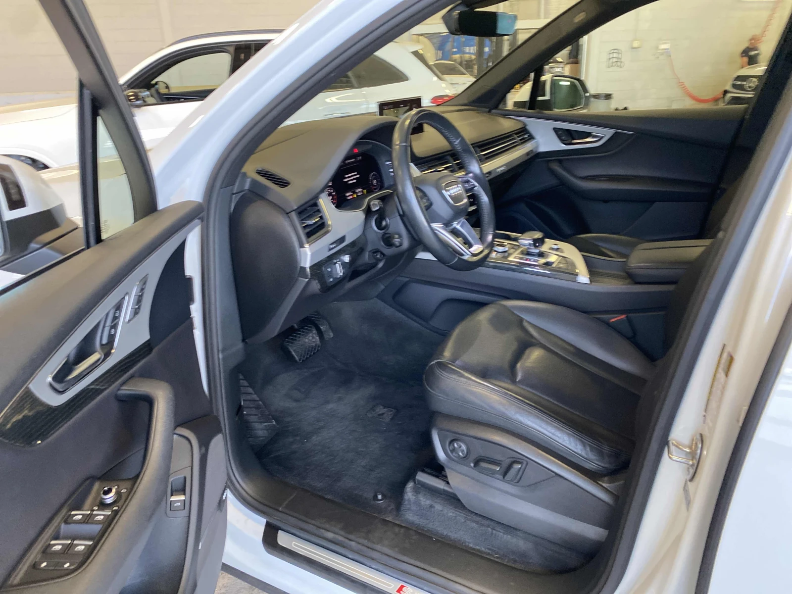 Audi Q7 Technik* S-line* Подгрев* Обдух* Пано* Камера - изображение 8