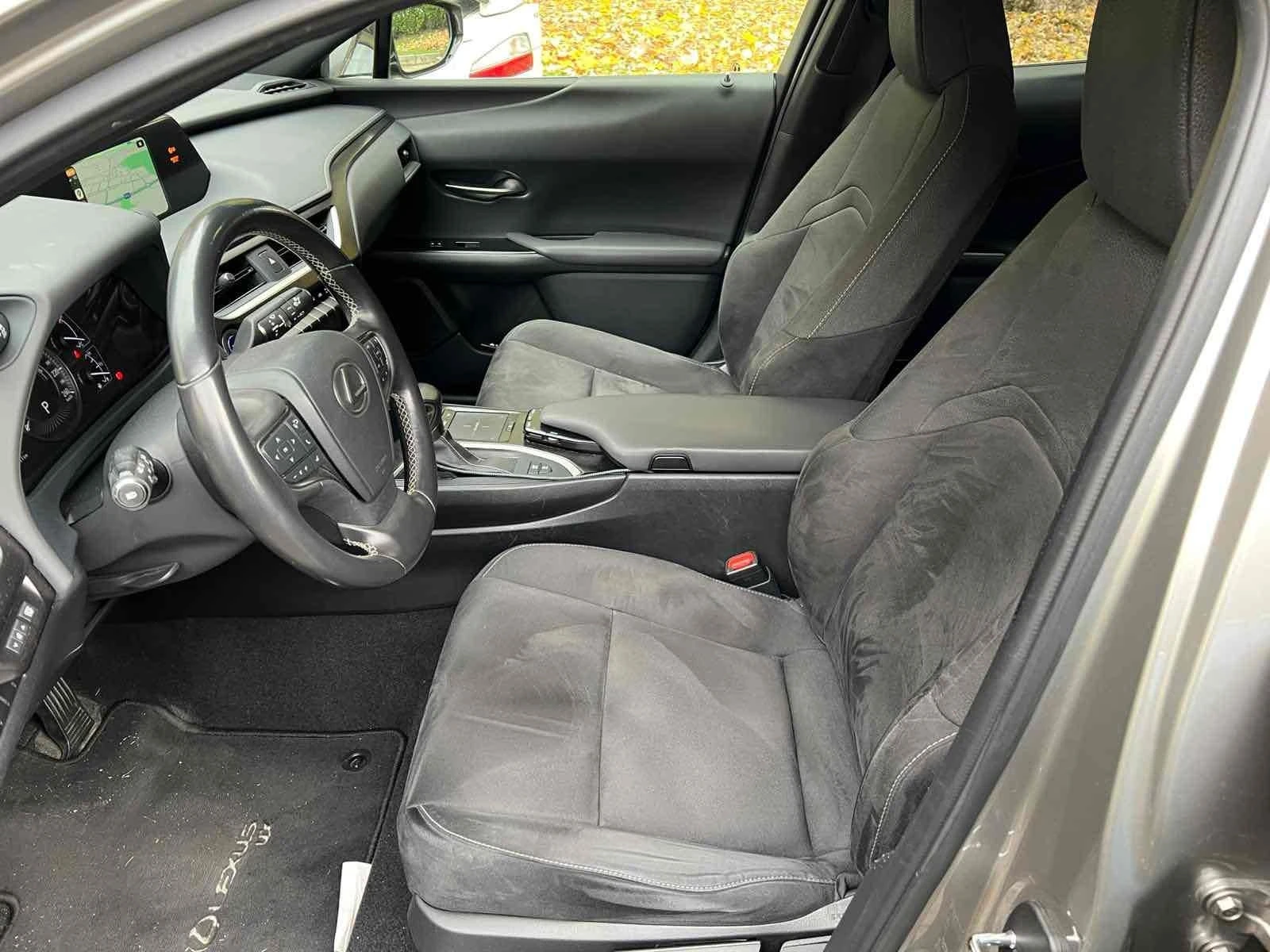 Lexus UX 250h (КАТО НОВА)^(ХИБРИД)^(4х4) - изображение 4