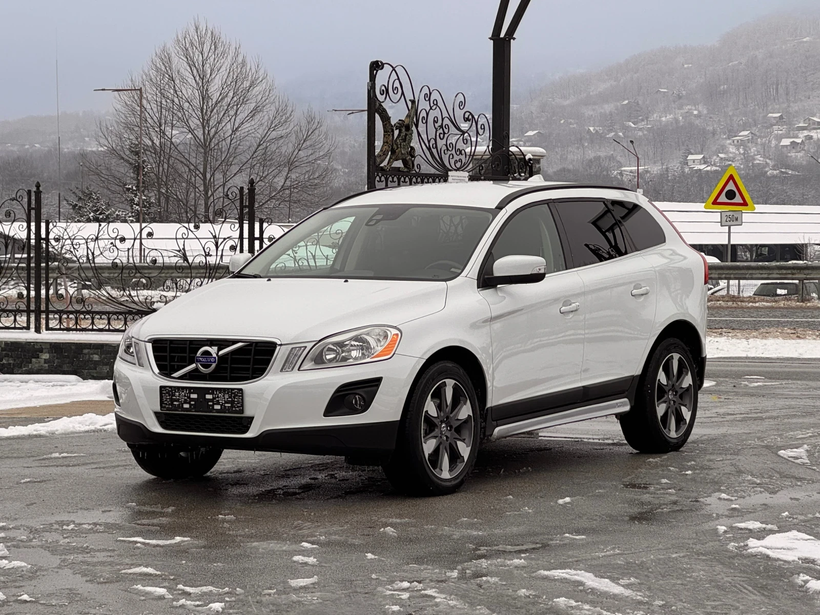 Volvo XC60 2.0D5 4x4 ������ 200�.�. | Mobile.bg � ����������� 1