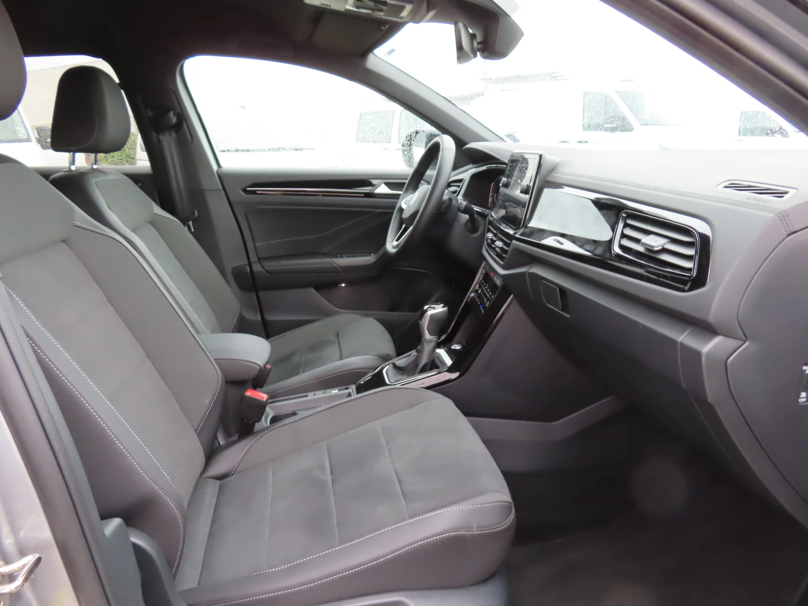 VW T-Roc Style Plus 1.5 TSI OPF DSG - изображение 6