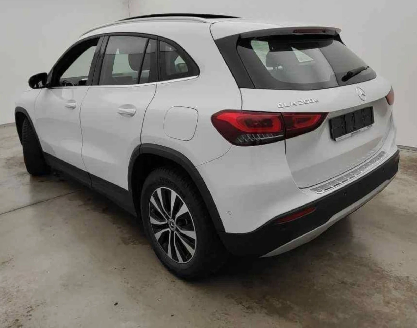 Mercedes-Benz GLA 250 e Kamera.Led.Panorama, снимка 5 - Автомобили и джипове - 54380702