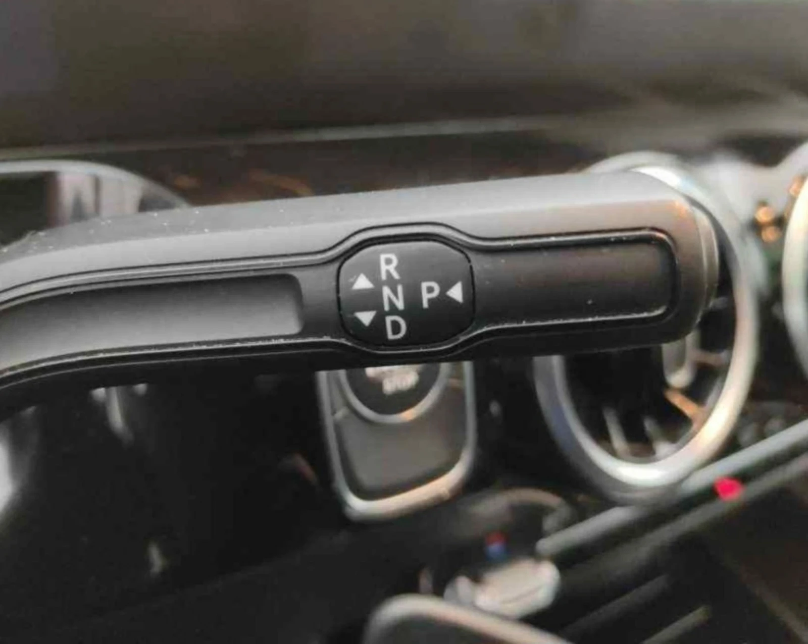 Mercedes-Benz GLA 250 e Kamera.Led.Panorama, снимка 14 - Автомобили и джипове - 54380702