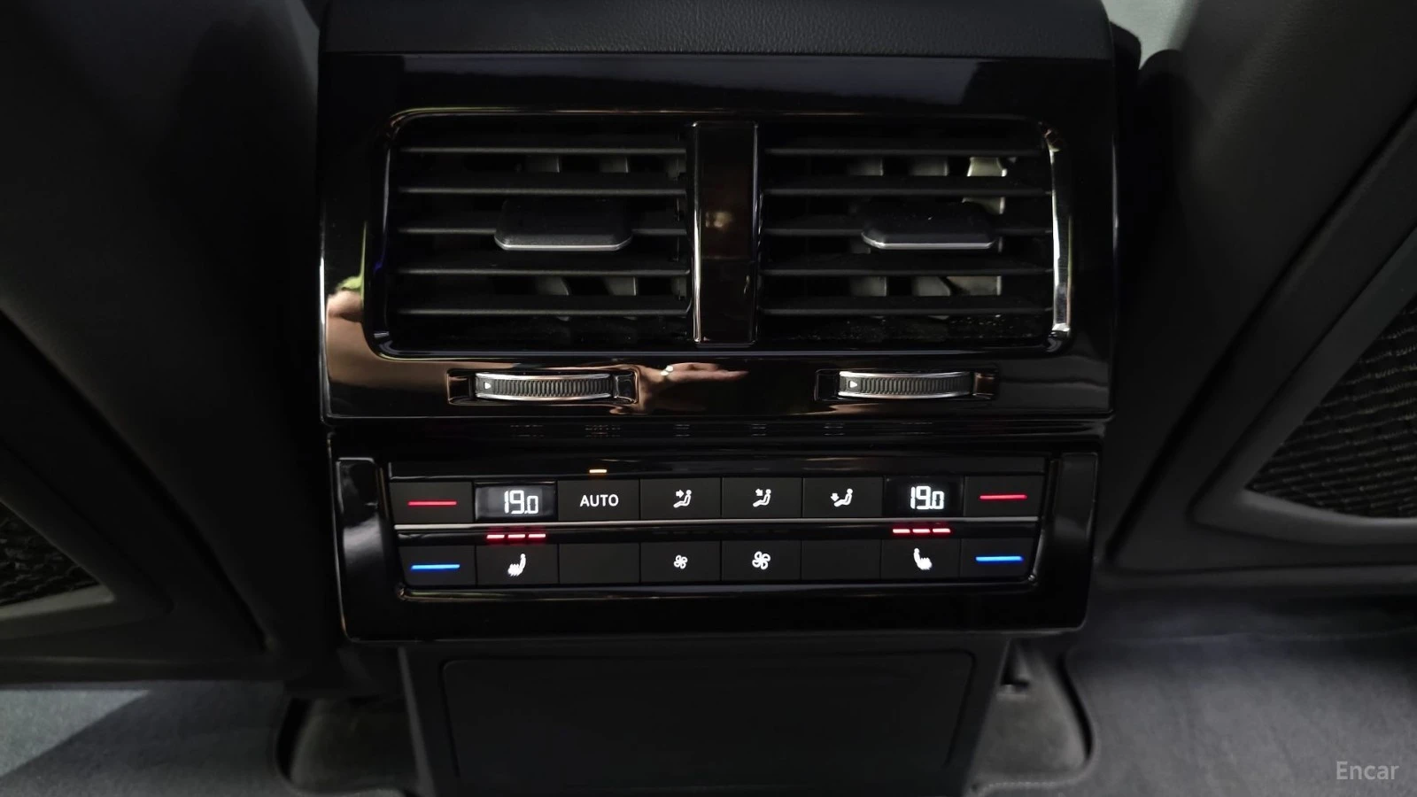 VW Touareg RLINE* 3.0TDI* DISTRONIC* ОБДУХВАНЕ* 360* КАМЕРА* , снимка 15 - Автомобили и джипове - 55547222