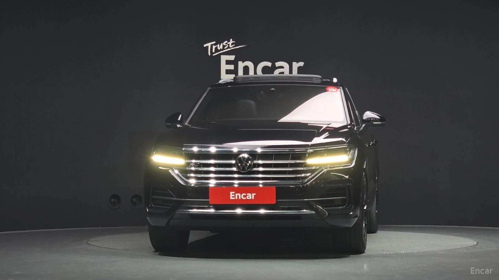 VW Touareg RLINE* 3.0TDI* DISTRONIC* ОБДУХВАНЕ* 360* КАМЕРА* , снимка 2 - Автомобили и джипове - 55547222
