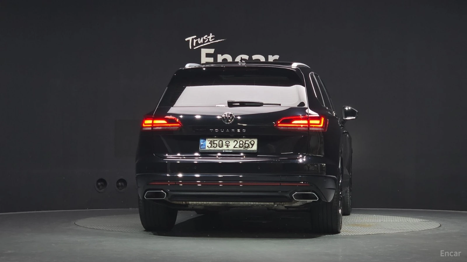 VW Touareg RLINE* 3.0TDI* DISTRONIC* ОБДУХВАНЕ* 360* КАМЕРА* , снимка 4 - Автомобили и джипове - 55547222