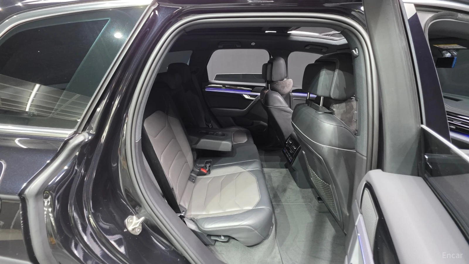 VW Touareg RLINE* 3.0TDI* DISTRONIC* ОБДУХВАНЕ* 360* КАМЕРА* , снимка 10 - Автомобили и джипове - 55547222