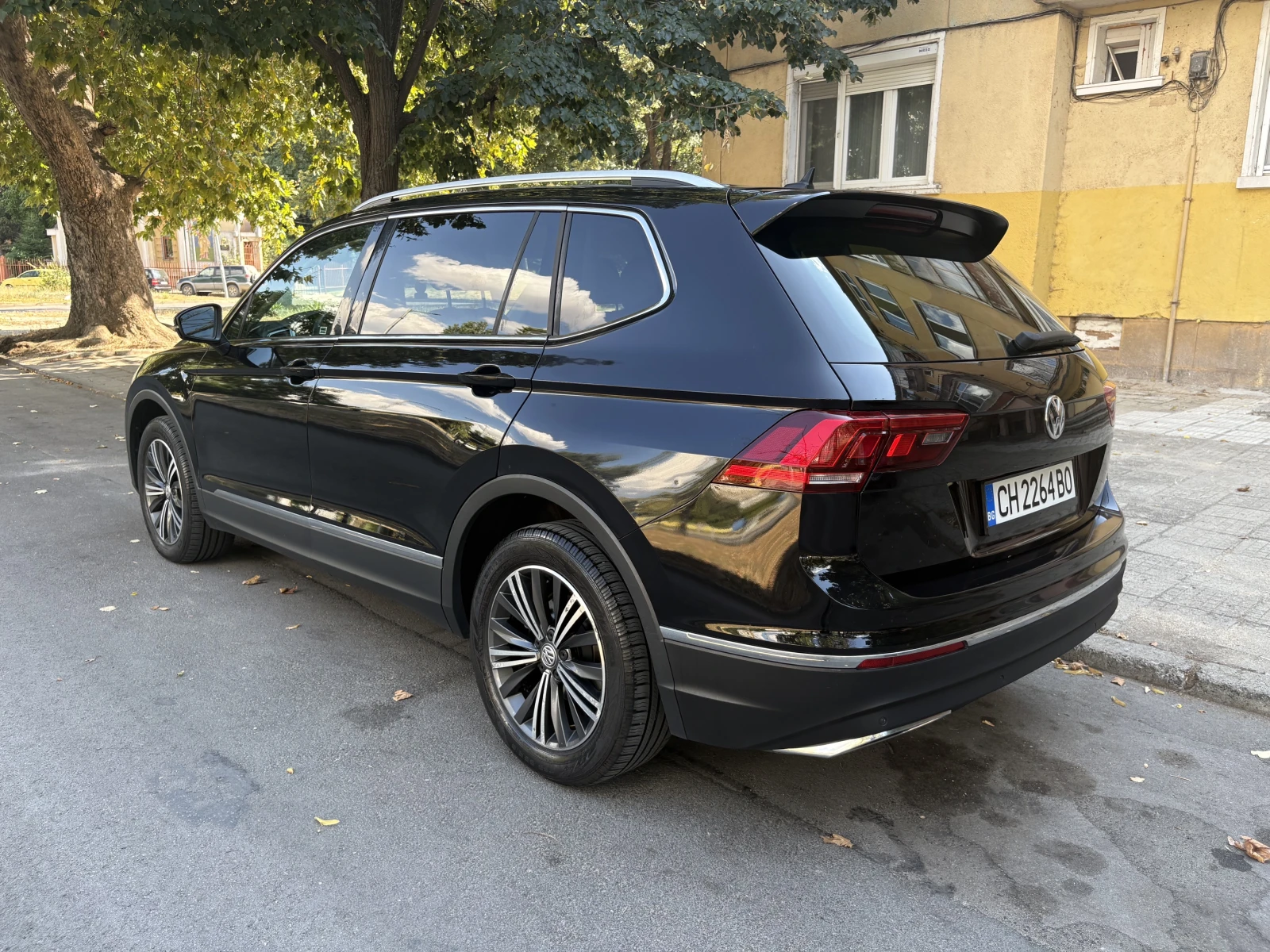 VW Tiguan Allspace 2.0 TSI/FULL MAX, снимка 7 - Автомобили и джипове - 55847412