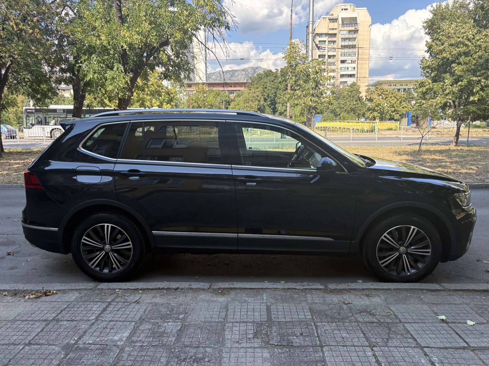 VW Tiguan Allspace 2.0 TSI/FULL MAX, снимка 4 - Автомобили и джипове - 55847412