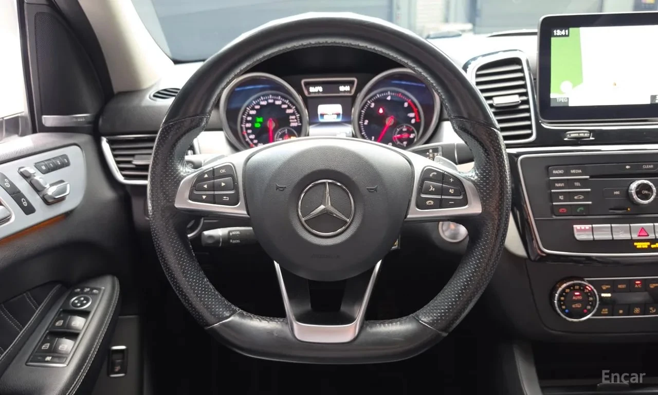 Mercedes-Benz GLE 350  АМГ ПАКЕТ/d 4MATIC Premium/ФИНАНСИРАНЕ, снимка 13 - Автомобили и джипове - 56156080