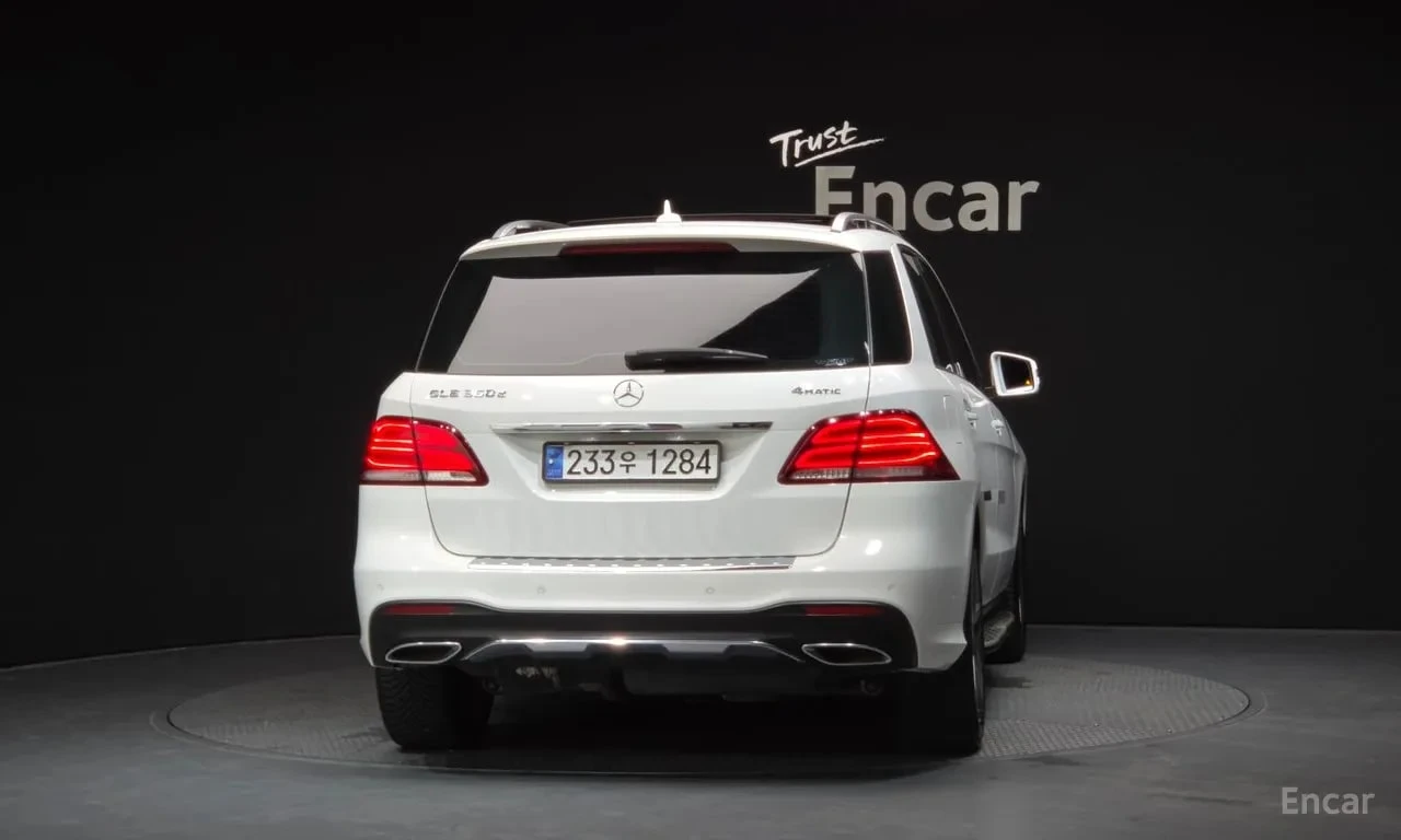 Mercedes-Benz GLE 350  АМГ ПАКЕТ/d 4MATIC Premium/ФИНАНСИРАНЕ, снимка 4 - Автомобили и джипове - 56156080