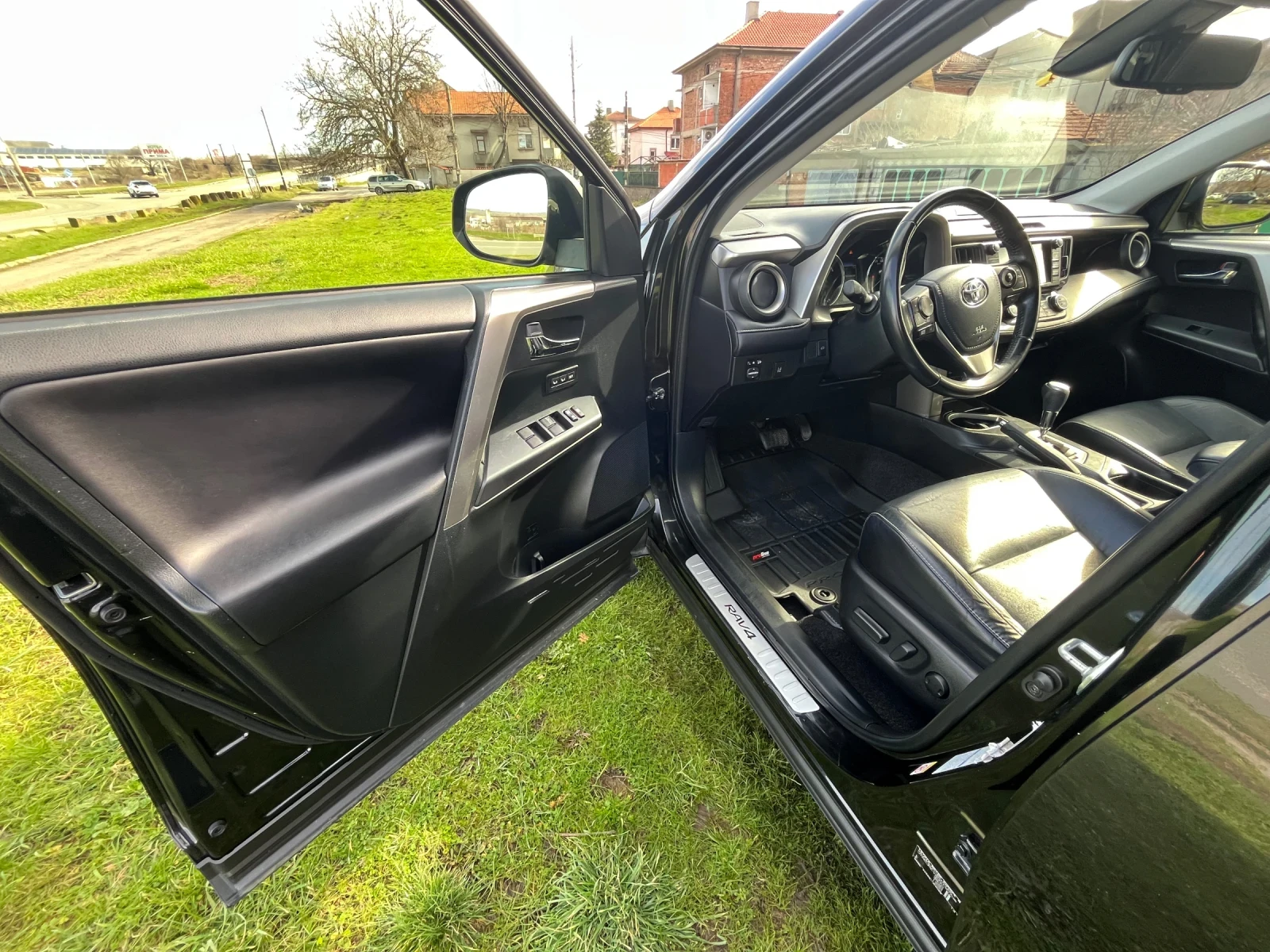 Toyota Rav4, снимка 11 - Автомобили и джипове - 56446647