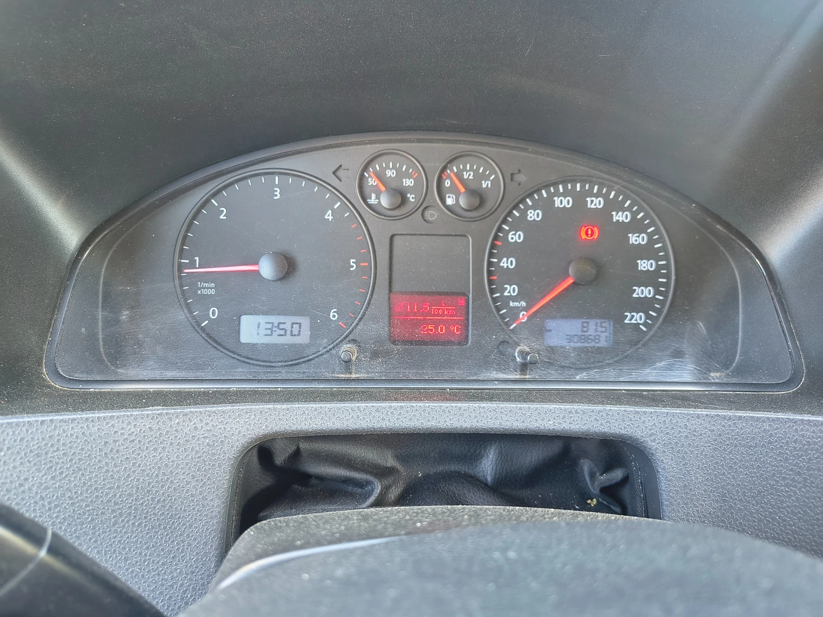 VW T5 1.9tdi 90hp, снимка 12 - Бусове и автобуси - 56645785