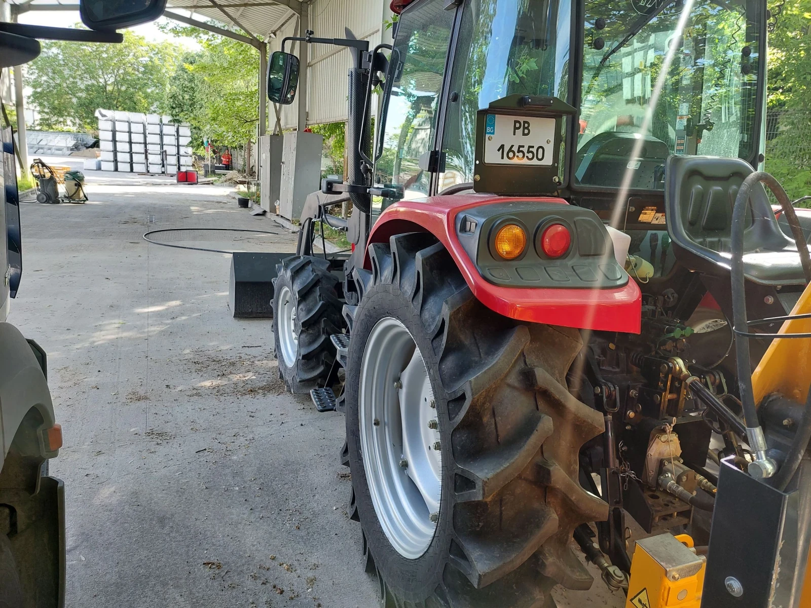 Трактор TYM T654, снимка 3 - Селскостопанска техника - 54669627