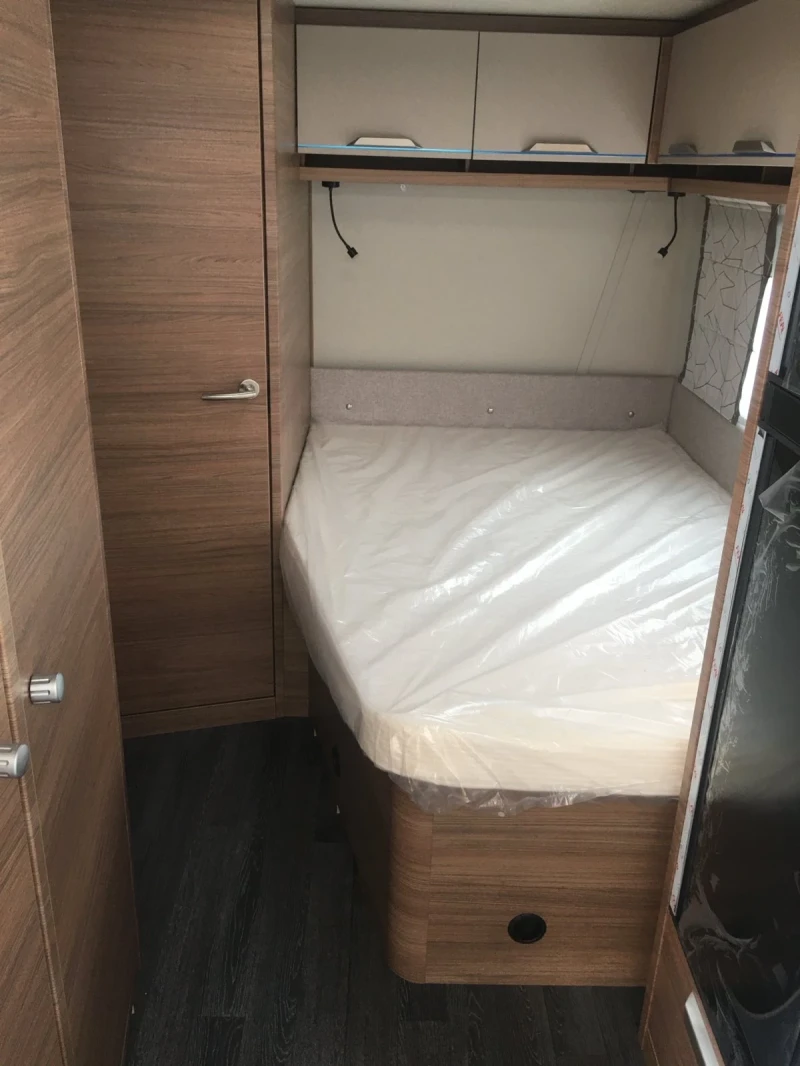 Каравана Knaus, снимка 10 - Каравани и кемпери - 50434495