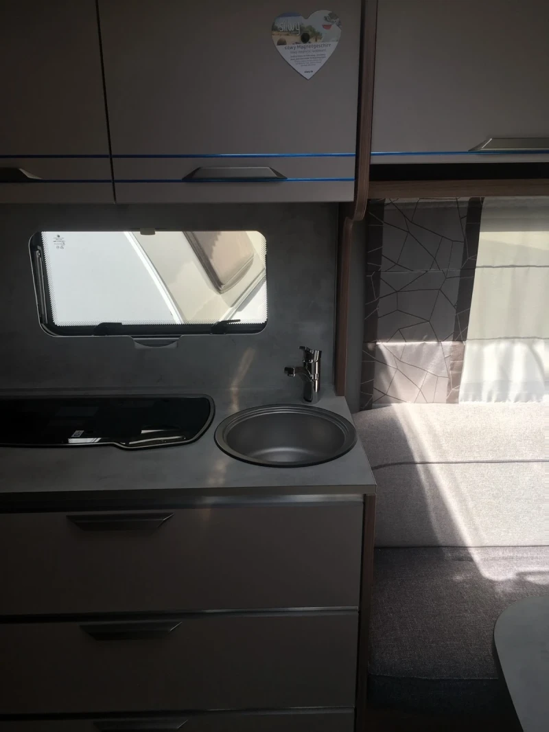 Каравана Knaus, снимка 5 - Каравани и кемпери - 50434495