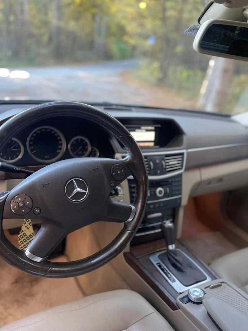 Mercedes-Benz E 250 4 местен, снимка 8 - Автомобили и джипове - 47875879