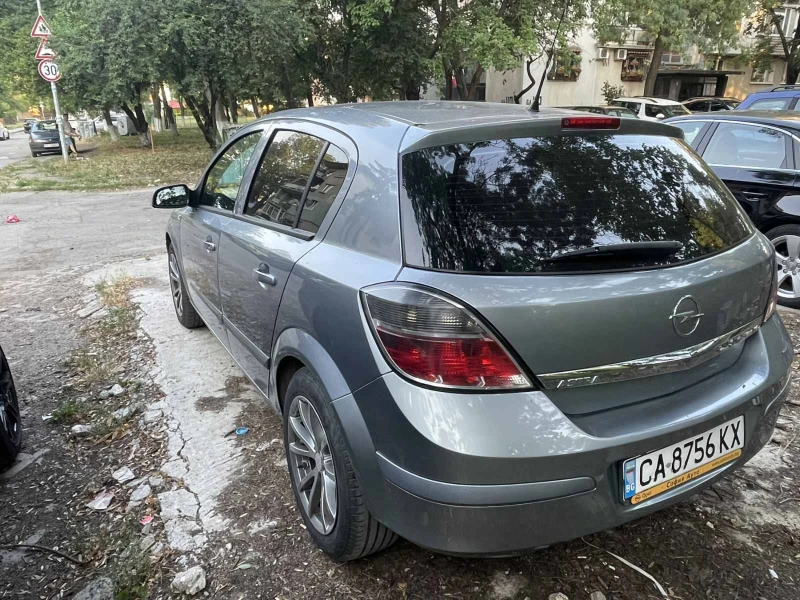 Opel Astra 1, 6, снимка 5 - Автомобили и джипове - 47304092