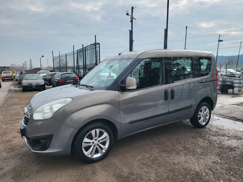 Opel Combo 1.6cdti 7места/теглич, снимка 10 - Автомобили и джипове - 48874931