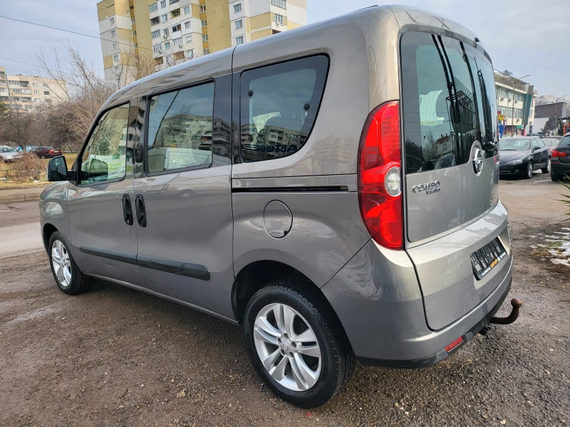 Opel Combo 1.6cdti 7места/теглич, снимка 8 - Автомобили и джипове - 48874931