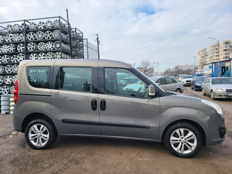 Opel Combo 1.6cdti 7места/теглич, снимка 4 - Автомобили и джипове - 48874931