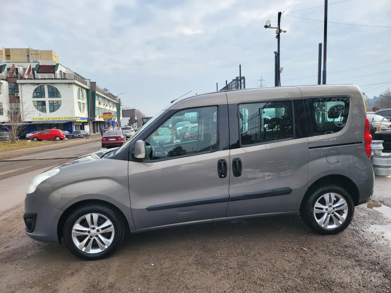 Opel Combo 1.6cdti 7места/теглич, снимка 9 - Автомобили и джипове - 48874931