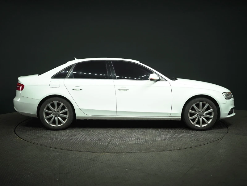 Audi A4 2.0 TDI Facelift - ОЧАКВАН ВНОС - ПЕРФЕКТНА, снимка 16 - Автомобили и джипове - 52169712