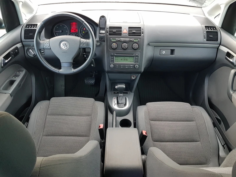 VW Touran 2.0 TDI-140 к.с. АВТОМАТИК 6+ 1 места ЛИЗИНГ, снимка 10 - Автомобили и джипове - 52281143