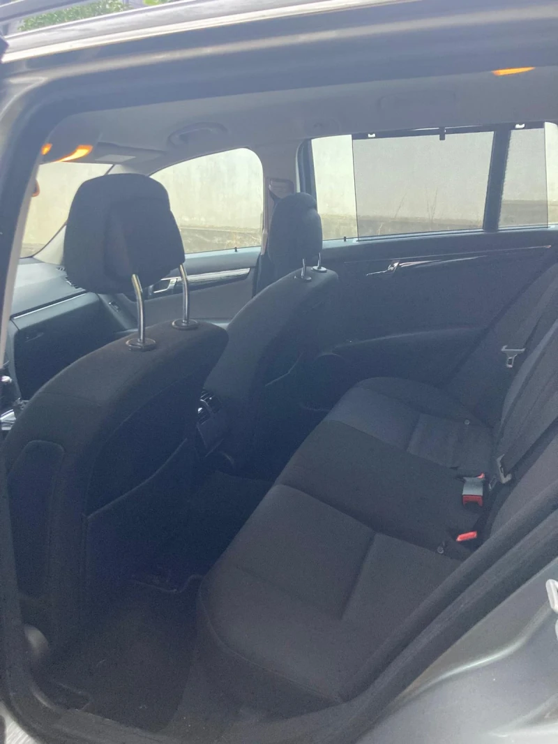 Mercedes-Benz C 180, снимка 8 - Автомобили и джипове - 52309655