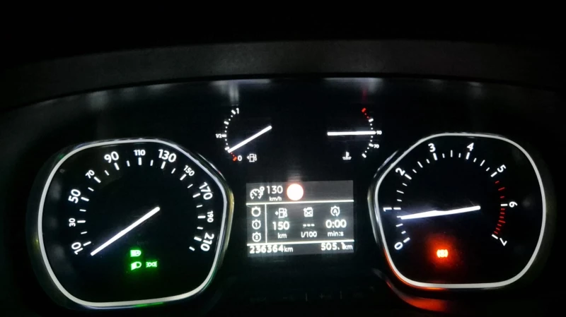 Opel Zafira, снимка 14 - Автомобили и джипове - 52400486