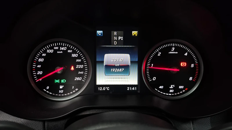 Mercedes-Benz C 200, снимка 6 - Автомобили и джипове - 52548759