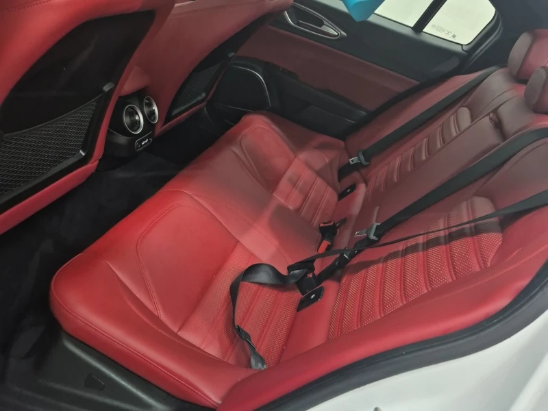 Alfa Romeo Giulia TI SPORT * * CARFAX * * АВТО КРЕДИТ * * , снимка 13 - Автомобили и джипове - 52843015