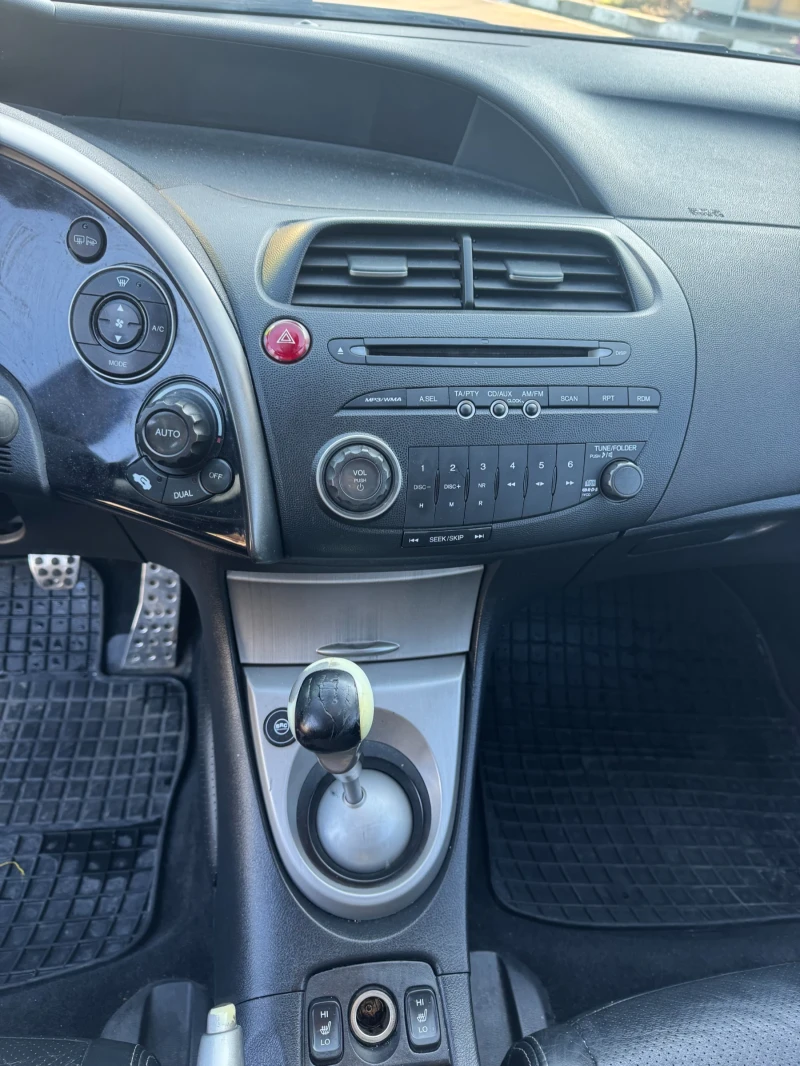 Honda Civic 1.8 ГАЗ, снимка 11 - Автомобили и джипове - 52846890