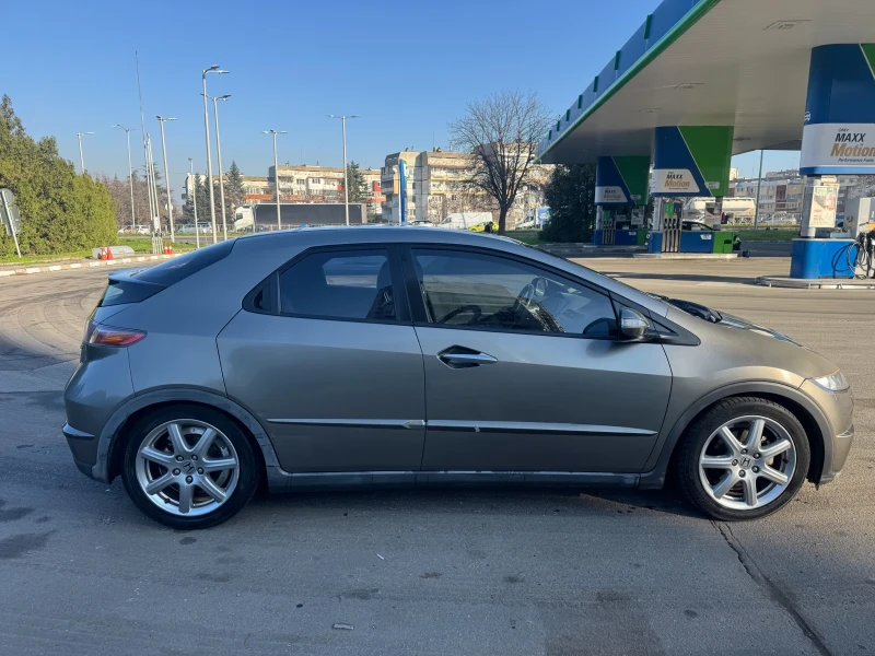 Honda Civic 1.8 ГАЗ, снимка 4 - Автомобили и джипове - 52846890